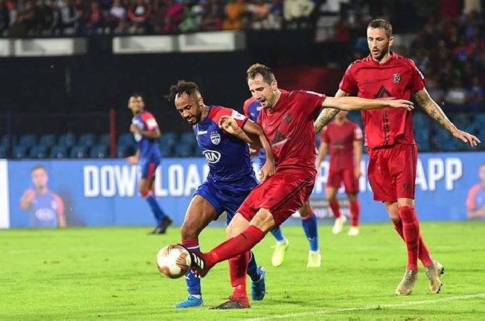 Phân tích kèo hiệp 1 North East vs Bengaluru, 21h ngày 6/1