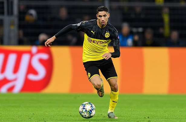 Hậu vệ Achraf Hakimi trên đường trở thành tiền đạo của Real Madrid