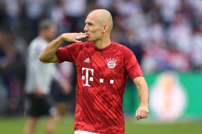 Arjen Robben tuyên bố treo giày ở tuổi 35