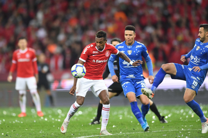 Internacional RS 3-0 Cruzeiro: Guerrero lập cú đúp đưa Internacional vào chung kết cúp QG Brazil