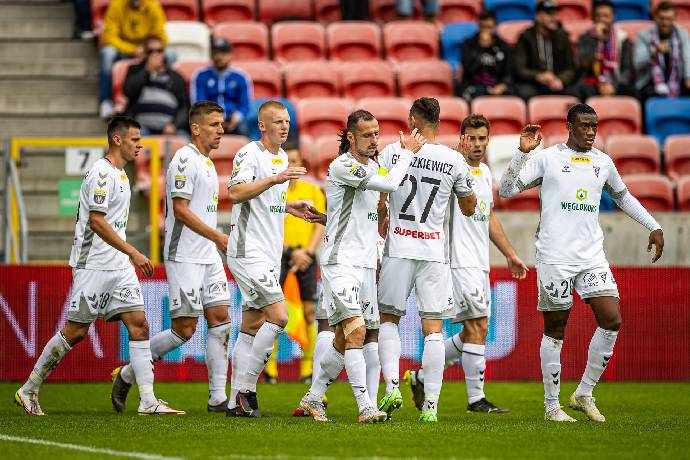 Nhận định, soi kèo Radomiak Radom vs Gornik Zabrze, 21h00 ngày 6/11