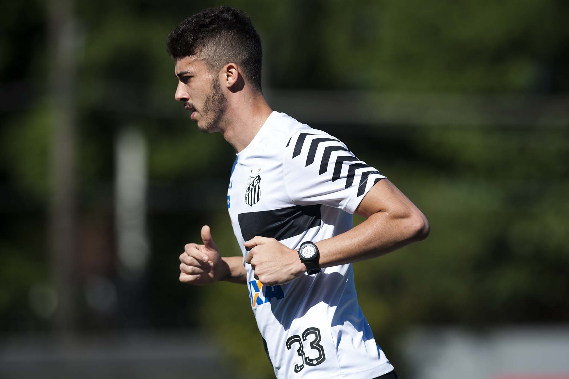 Thể Công ký hợp đồng với trung vệ cao gần 2 mét người Brazil