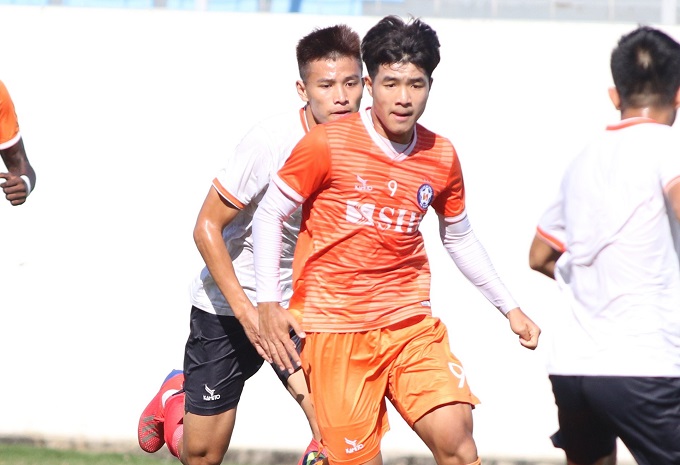 Hà Đức Chinh nhập viện trước trận mở màn V.League 2020