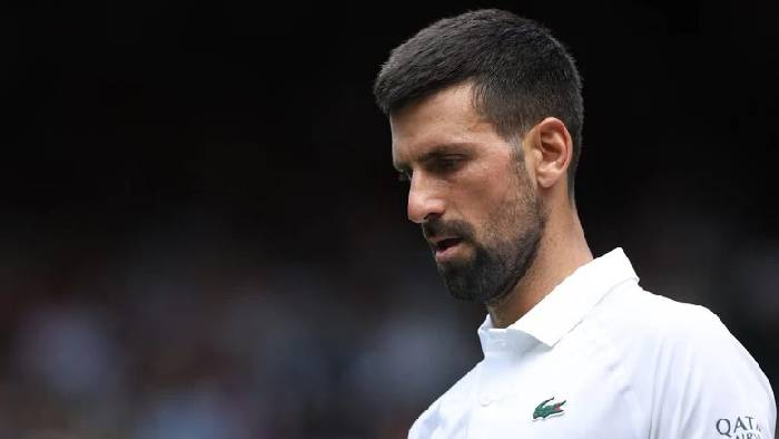 Djokovic thắng đậm đồng hương Kecmanovic, chạm mốc 100 chiến thắng tại Wimbledon