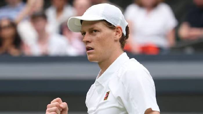 Sinner phá kỷ lục tồn tại 21 năm của Federer sau vòng 3 Wimbledon