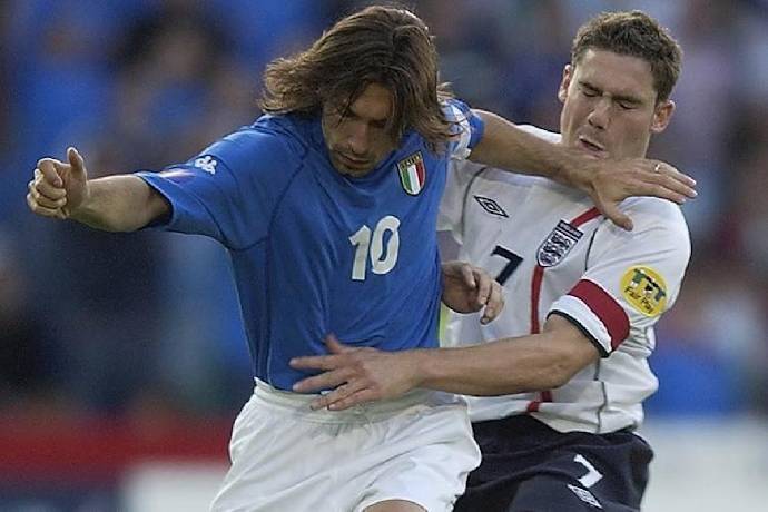 'Nhà thơ' đá bóng: 'Tôi bị Chelsea từ chối, họ chê 30 là quá già'