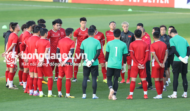 Đội hình ra sân Việt Nam vs Iraq: Công Phượng đá trung phong cắm