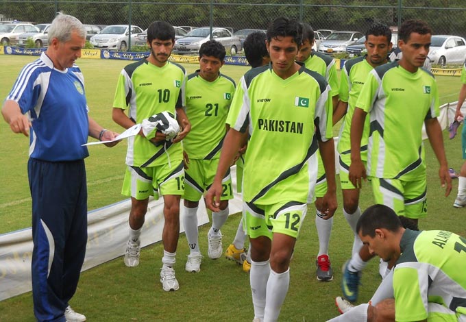 Pakistan bỏ giải, thầy trò ông Park khó vượt vòng loại