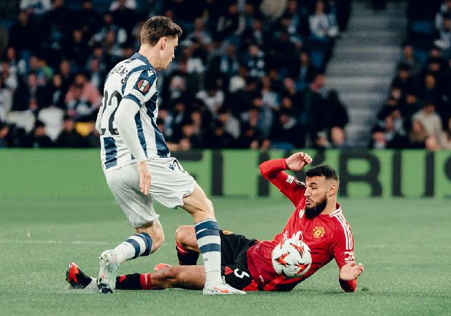 HLV Amorim chỉ ra nguyên nhân khiến MU rơi chiến thắng trước Real Sociedad