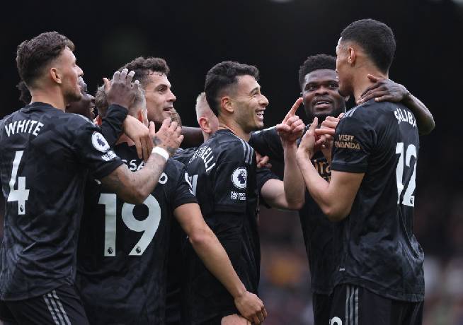 Chữ ký 'chữa cháy' của Arsenal có giá ngang với 'báo thủ' 100 củ