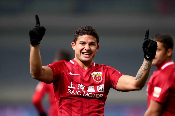 Trung Quốc vs Guam (19h 10/10): Show diễn Elkeson