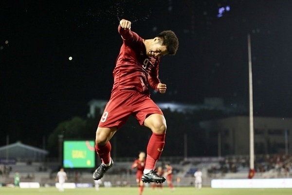 U22 Việt Nam 4-0 U22 Campuchia: Song sát Chinh - Linh giật vé vào chung kết