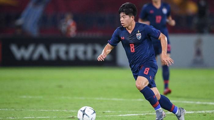 Ekanit Panya, cầu thủ bị CĐV đòi đuổi khỏi ĐT Thái Lan vĩnh viễn, là ai?