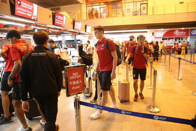 Đặng Văn Lâm sẽ có trận đấu ra mắt Muangthong tại Campuchia