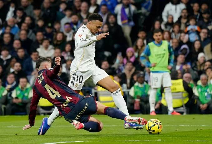 Siêu máy tính dự đoán Valencia vs Real Madrid, 3h00 ngày 9/2