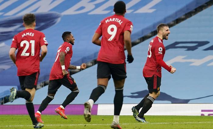 MU thắng derby Manchester, Arsenal và Real Madrid vui lây