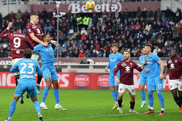 Soi kèo phạt góc Napoli vs Torino, 2h45 ngày 9/3