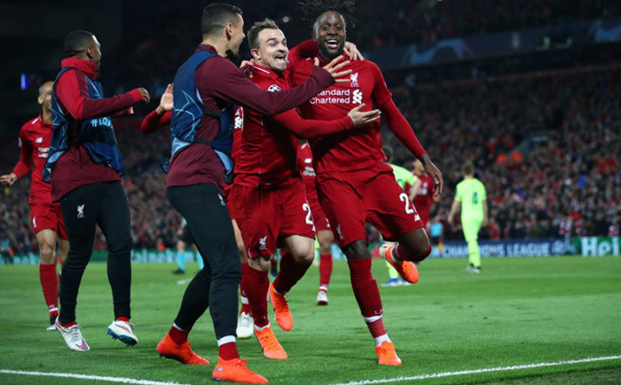 Vùi dập Barca đến phi lý, Liverpool tái lập thành tích của MU