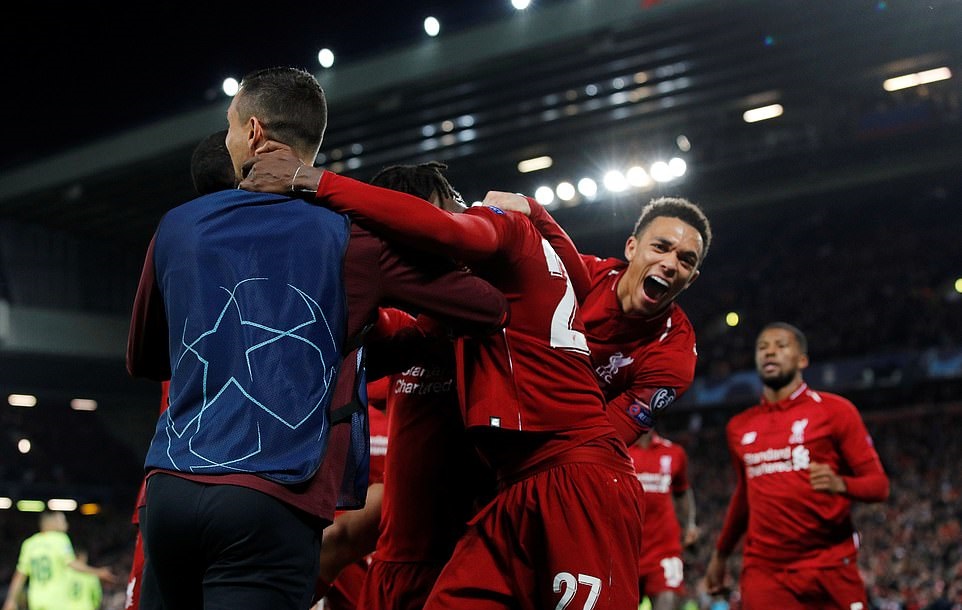 Chùm ảnh: Liverpool loại Barcelona ở bán kết lượt về Cup C1 châu Âu