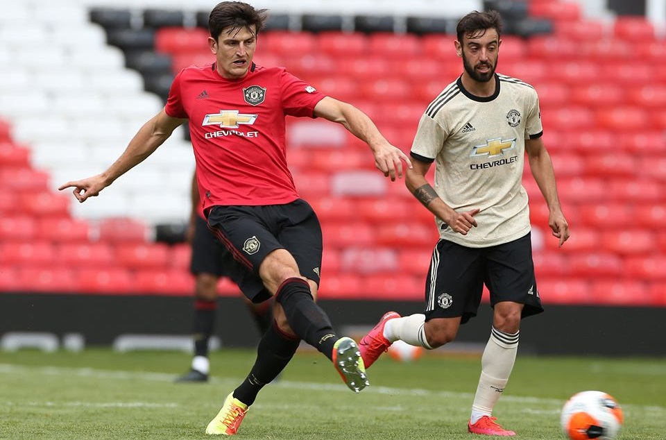 Bruno Fernandes đại chiến Paul Pogba trong trận hòa 4-4 của MU