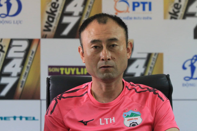 HLV HAGL lý giải để Xuân Trường ngồi dự bị