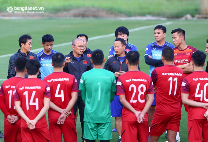 Tin bóng đá đội tuyển Việt Nam ngày 8/11: Thầy Park đổi lịch tập ĐTVN