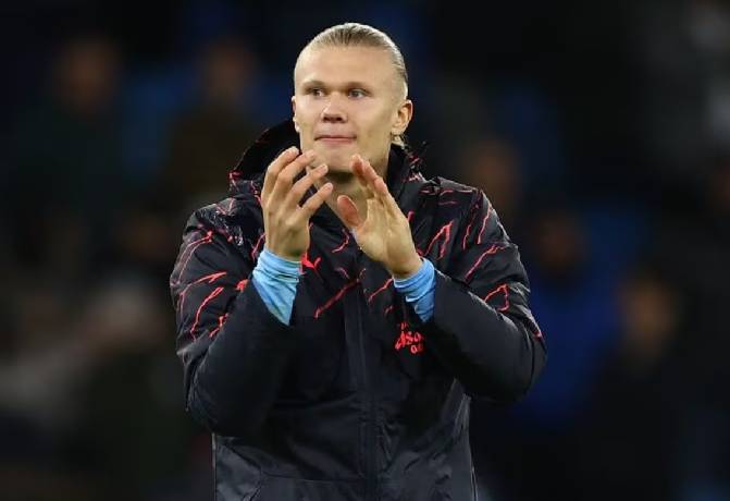 HLV nổi giận vì học trò đổi áo với Haaland