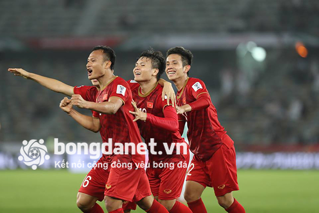 BXH FIFA mới nhất: Thua Iraq, ĐT Việt Nam tụt hạng không phanh