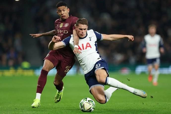 Siêu máy tính dự đoán Tottenham vs Aston Villa, 0h45 ngày 11/1