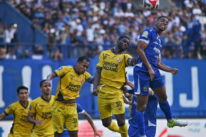 Nhận định, soi k&egrave;o PSBS Biak Numfor vs Semen Padang, 20h30 ng&agrave;y 9/3: Trận chung kết ngược