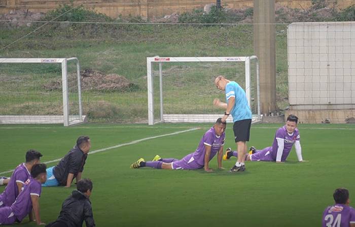 Văn Toàn mất chức đội phó ở ĐT Việt Nam