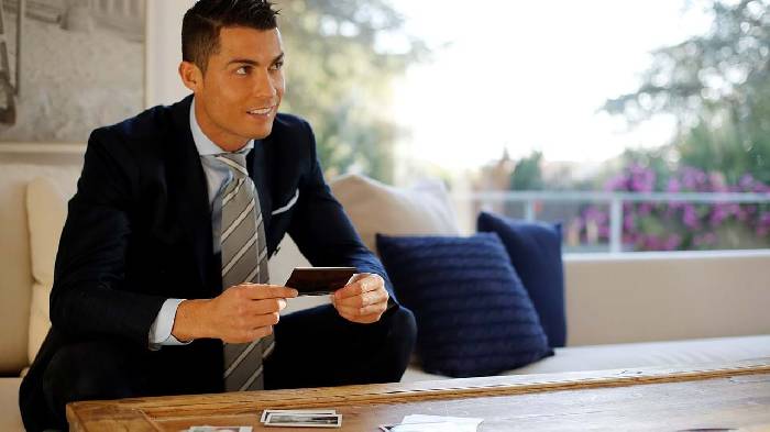 Ronaldo bật mí kế hoạch làm 'ông trùm' túc cầu sau khi giả nghệ