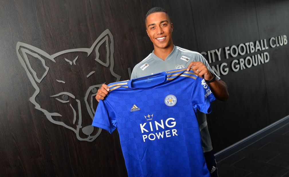 Youri Tielemans CHÍNH THỨC cập bến Leicester với giá kỷ lục
