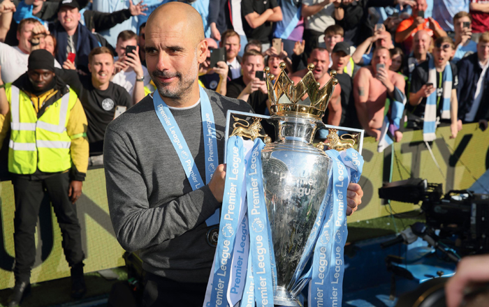 Pep Guardiola thực sự dùng tiền mua danh hiệu?!