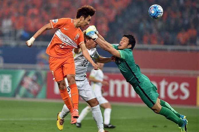 Soi kèo phạt góc Shanghai Port vs Wuhan Zall, 19h30 ngày 9/8