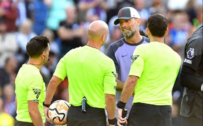 Klopp: 'Tôi không thể hiểu được, cậu ta phải bị đuổi khỏi sân'