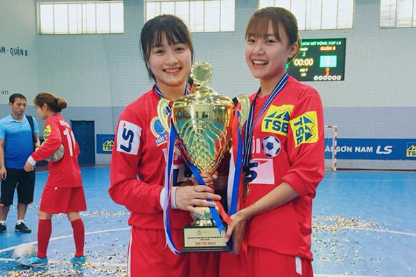 Rộ loạt ảnh mỹ nữ Hoàng Thị Loan từng lên đỉnh cùng bóng đá futsal