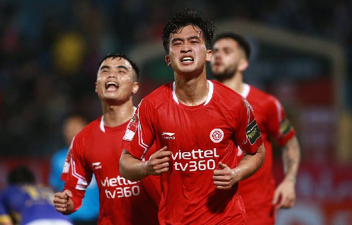 Vì sao Trần Danh Trung được tung vào sân rồi lại bị thay ra?