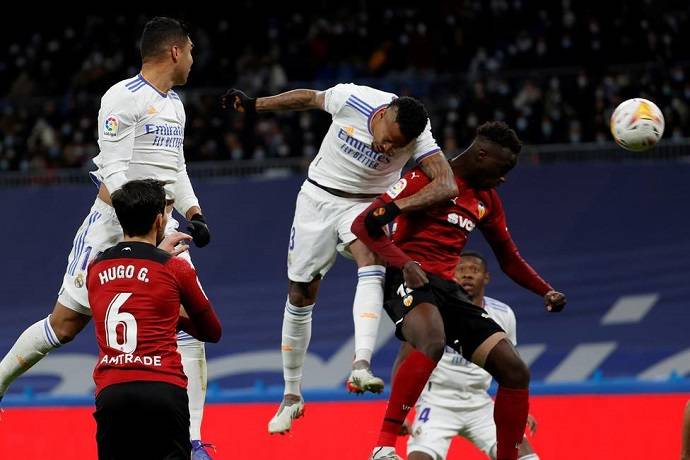 Soi kèo phạt góc Real Madrid vs Valencia, 2h00 ngày 12/1