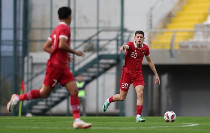 Indonesia được chấp người vẫn thua tan tác 0-5