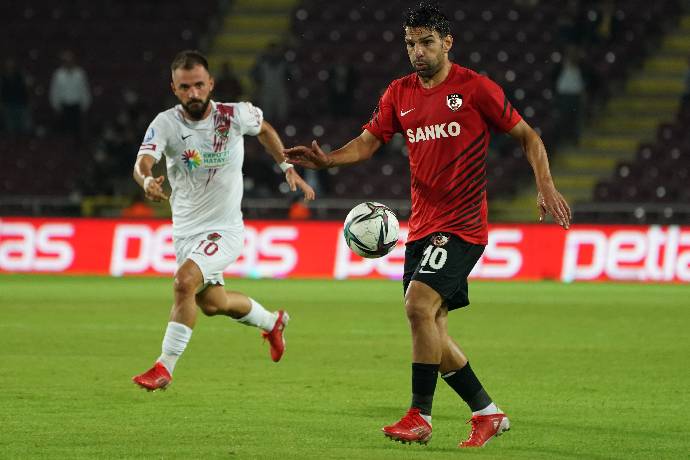 Soi k&egrave;o phạt g&oacute;c Hatayspor vs Gazisehir Gaziantep, 21h00 ng&agrave;y 10/1