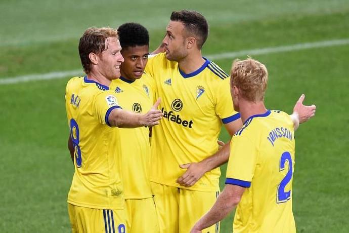 Phân tích kèo hiệp 1 Cadiz vs Girona, 03h ngày 11/2