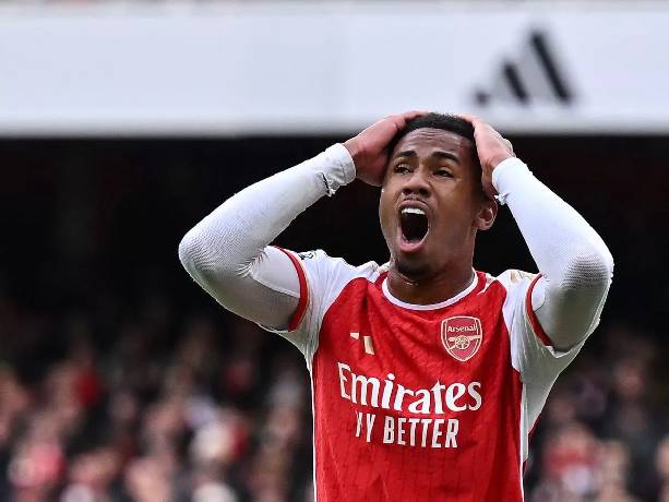 Ba tranh cãi lớn trong trận đấu giữa Arsenal vs Bayern Munich