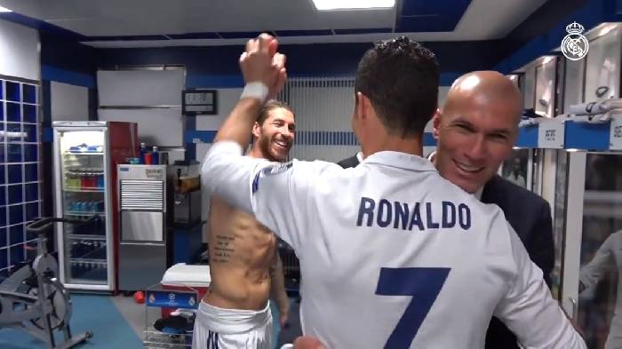 'Bất kể lúc nào, Ronaldo vẫn luôn tử tế trong phong thay đồ'