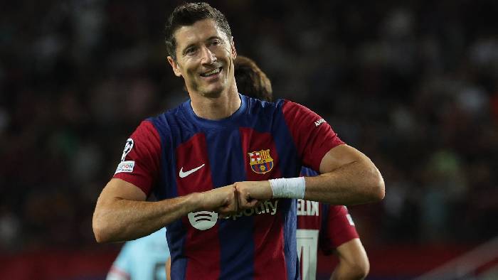 Lewandowski cán mốc khủng, đứng chung mâm Ronaldo - Messi