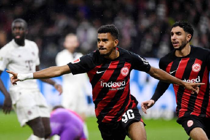 Hàng thủ chơi như mơ ngủ, Bayern Munich nhận thất bại thảm hại