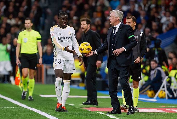 HLV Ancelotti vẫn lo mất chức vô địch La Liga dù Real Madrid thắng 'chung kết sớm'