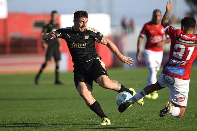 Máy tính dự đoán bóng đá 12/6: Penarol vs Rentistas