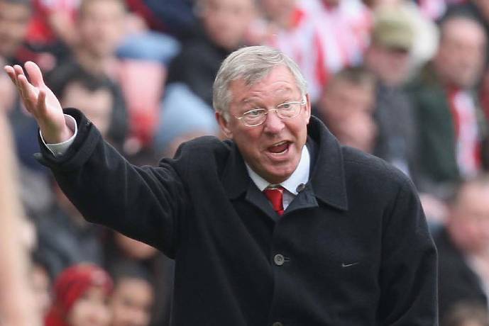 'Tôi rất sợ khi Sir Alex tiến lại trước mặt mình, nó nổi cả da gà'