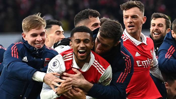 Bản tin Arsenal tối 11/7 : HLV Arteta chấm tiền vệ 72 củ của Barca